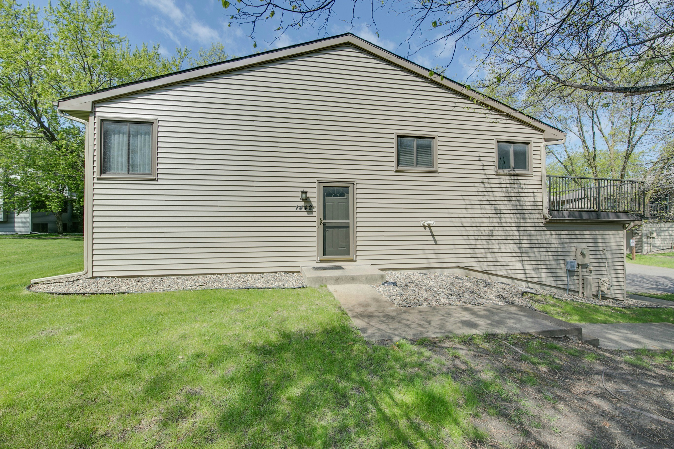 1442 Arden View Drive, Arden Hills, MN 55112, Presented by Joey